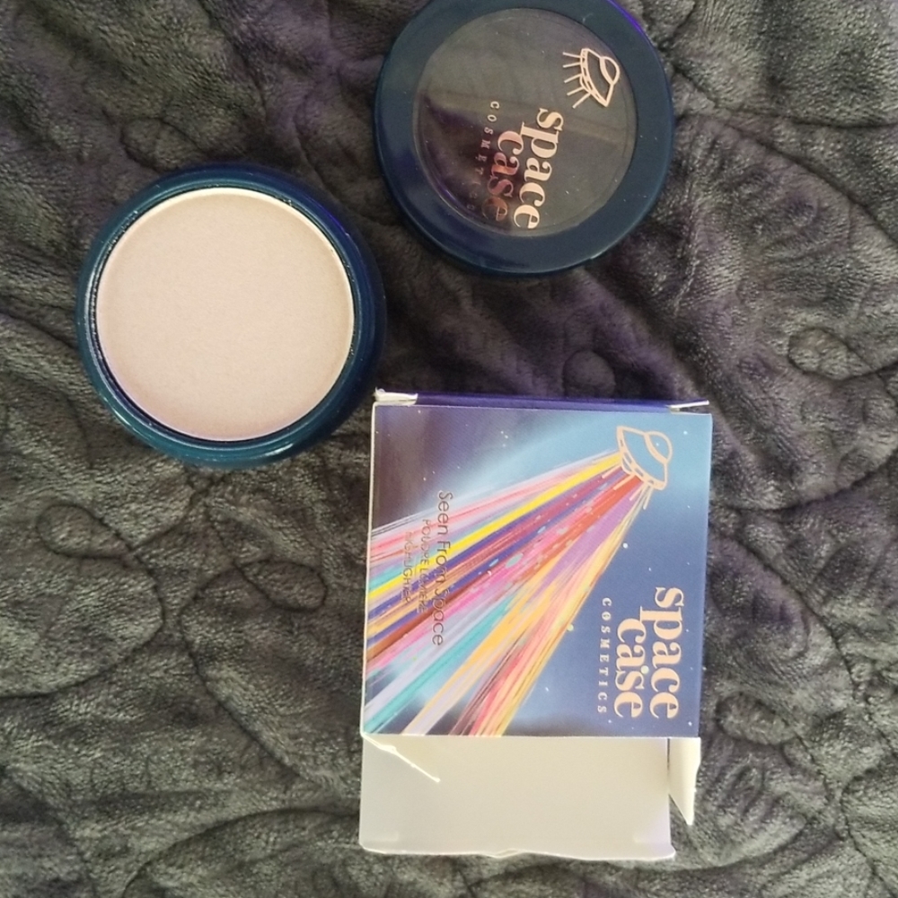 Makeup bundle - Picture 4 of 8